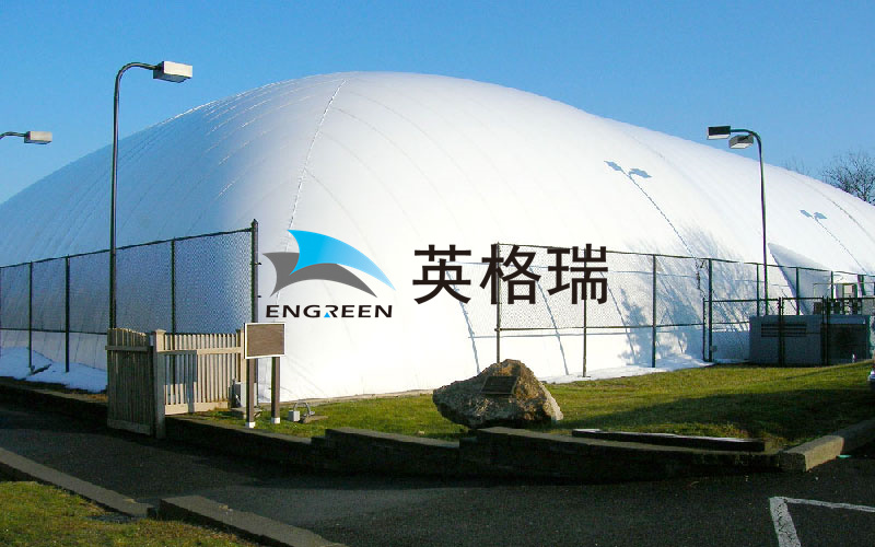 氣膜體育館相對比傳統(tǒng)體育館無論在安全性、經(jīng)濟性、舒適性方面都有非常大的優(yōu)勢